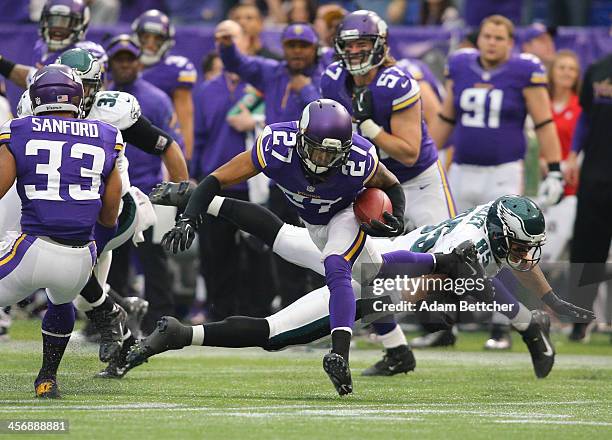 Shaun Prater of the Minnesota Vikings intercepts the pass intended for Jeremy Maclin of the Philadelphia Eagles on December 15, 2013 at Mall of...