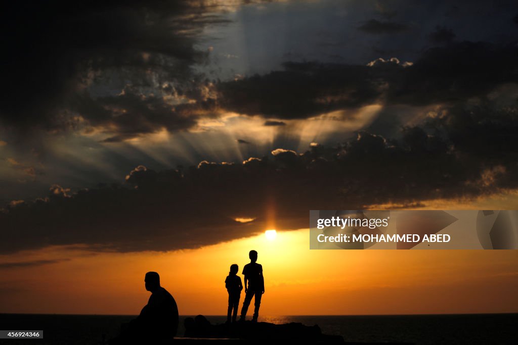 TOPSHOT-PALESTINIAN-GAZA-DAILY LIFE-FEATURE