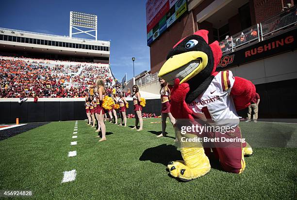 Cyclone Cardinal Iowa State Cyclones Mascot Photos and Premium High Res Pictures - Getty ...
