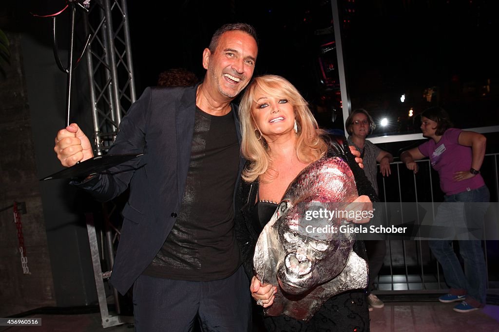 Juergen Reiter, KARE Founder and CEO and Bonnie Tyler attend the ...