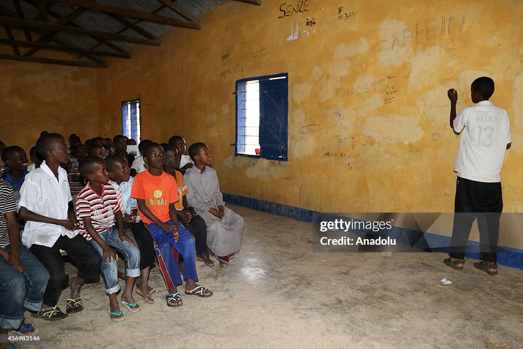 Kenyan students in the classroom