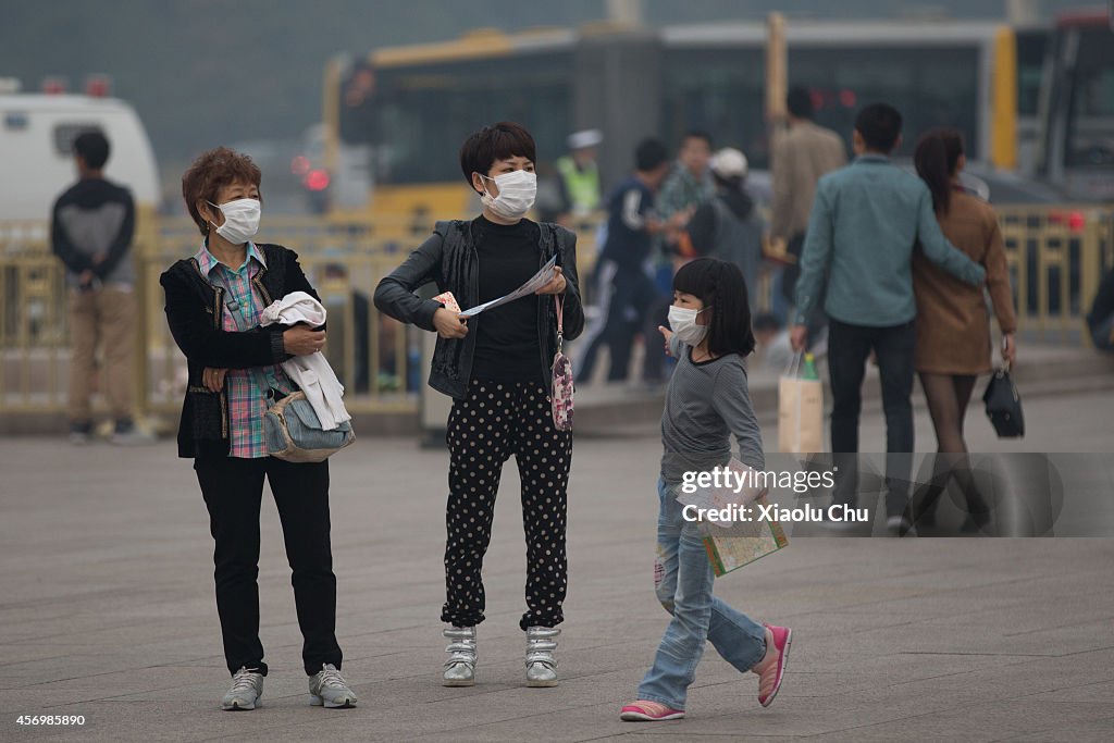 Heavy Smog Hits Beijing