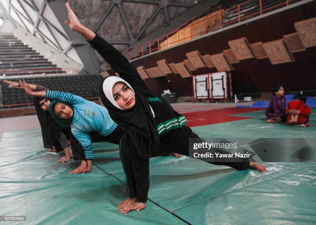 Kashmir Girls Take Up Martial Arts Amid Growing Attacks