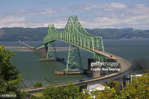 hollywood freeway in astoria, or - astoria stock-fotos und bilder