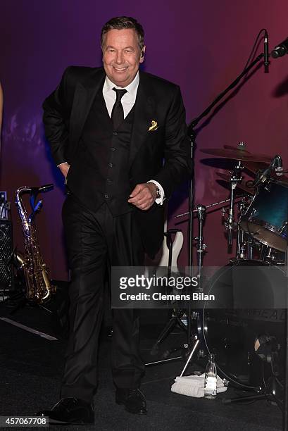 Roland Kaiser performs at the TULIP Gala 2014 at Van der Valk Hotel Berlin Brandenburg on October 11, 2014 in Blankenfelde-Mahlow near Berlin,...