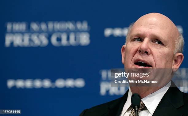 General Motors Chairman and CEO Dan Akerson speaks at the National Press Club December 16, 2013 in Washington, DC. Akerson spoke on GM's designing,...