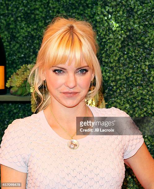 Anna Faris attends the Fifth-Annual Veuve Clicquot Polo Classic at Will Rogers State Historic Park on October 11, 2014 in Pacific Palisades,...