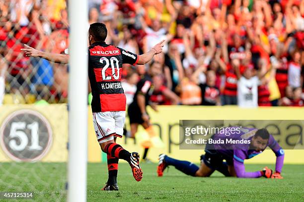 Canteros of Flamengo celebrates a scored goal against Cruzeiro during a match between Flamengo and Cruzeiro as part of Brasileirao Series A 2014 at...