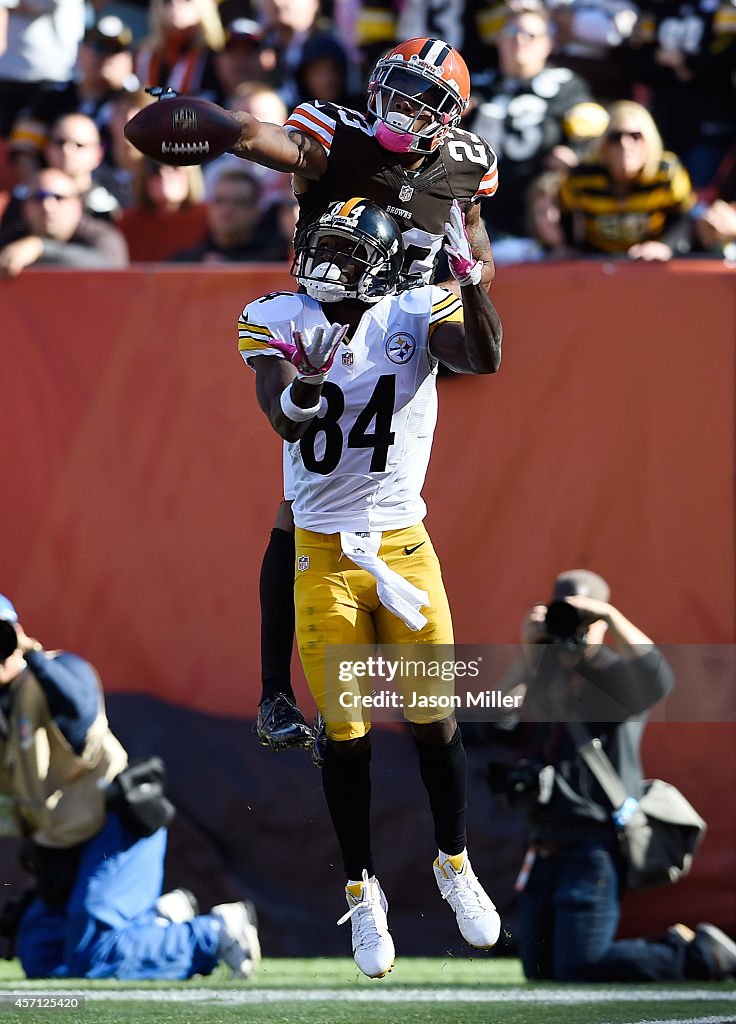 Pittsburgh Steelers v Cleveland Browns