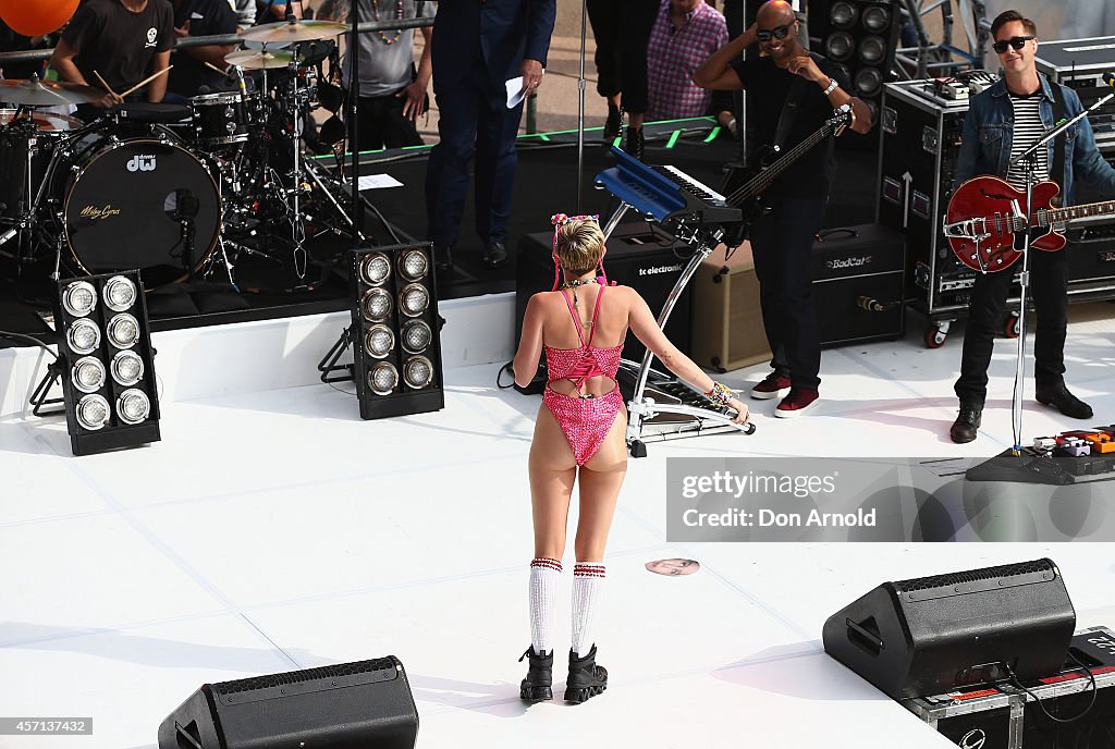 Miley Cyrus Performs Live For Channel 7 Sunrise
