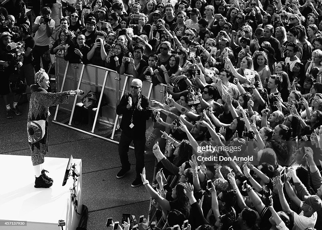 Miley Cyrus Performs Live For Channel 7 Sunrise