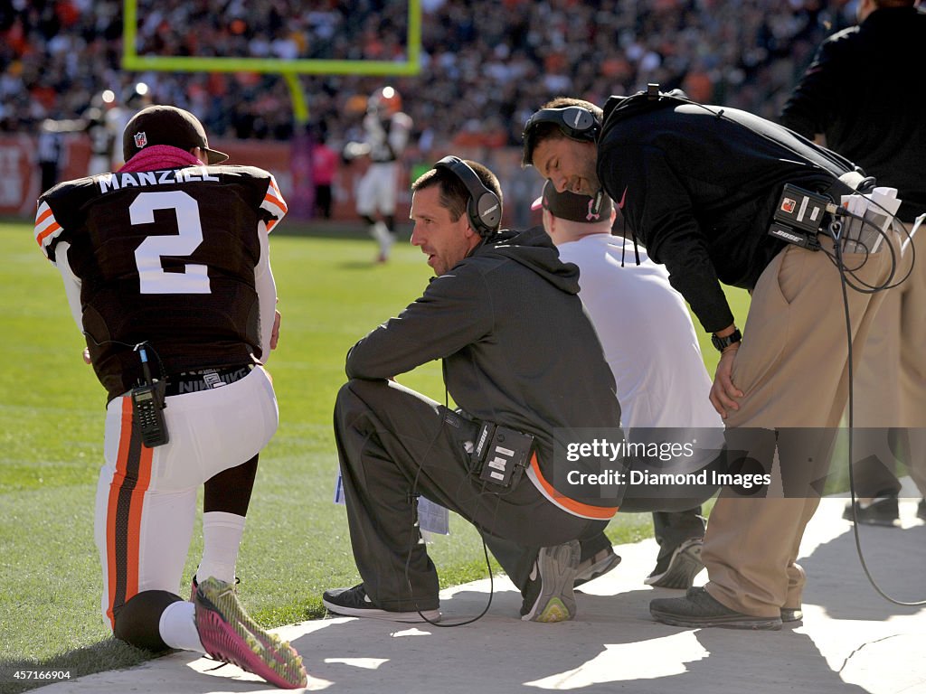 Pittsburgh Steelers v Cleveland Browns