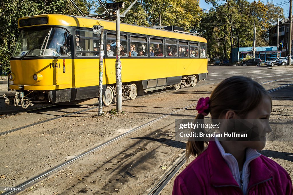 Hundreds Of Thousands Displaced By Fighting In Eastern Ukraine