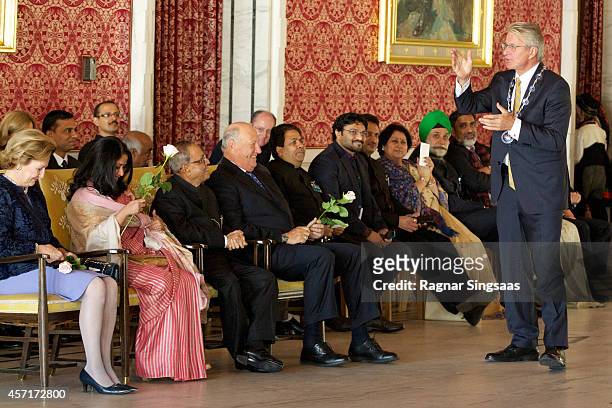 Queen Sonja of Norway, daughter of the President of India Sharmistha Mukherjee, the President of India Pranab Mukherjee, King Harald V of Norway and...