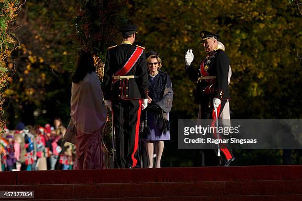 Prince Haakon of Norway and King Harald V of Norway attend the official welcoming ceremony at the Royal Palace during the first day of the state...