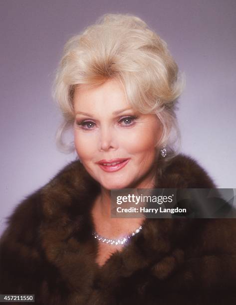 Actress Eva Gabor poses for a portrait in 1990 in Los Angeles, California.