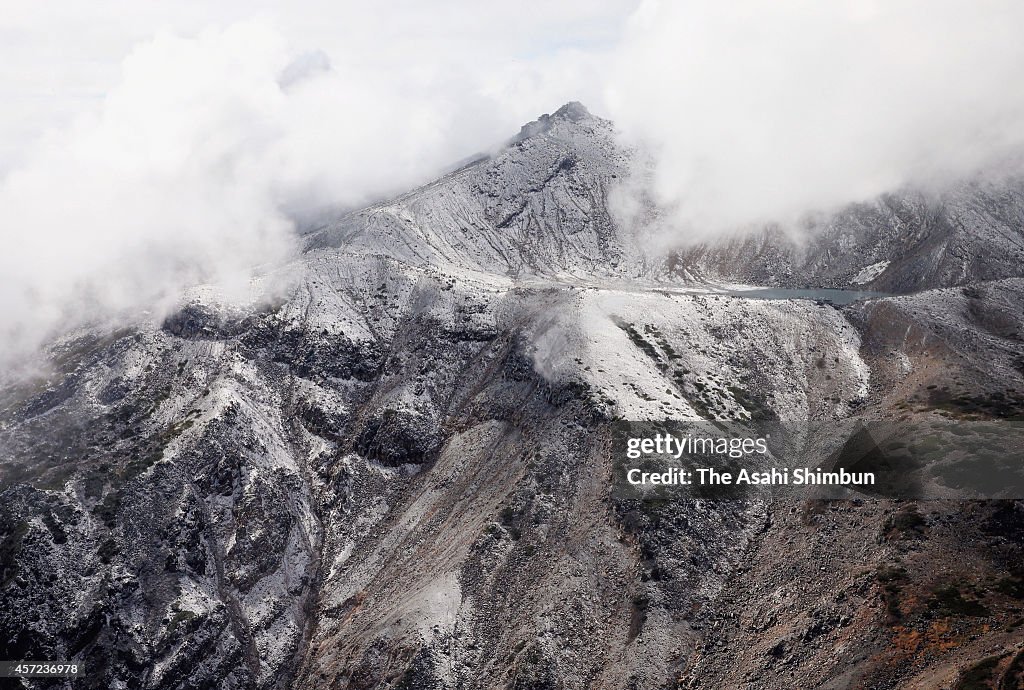 First Search Effort After Typhoon On Snow-Capped Mt. Ontake Called Off After Few Hours