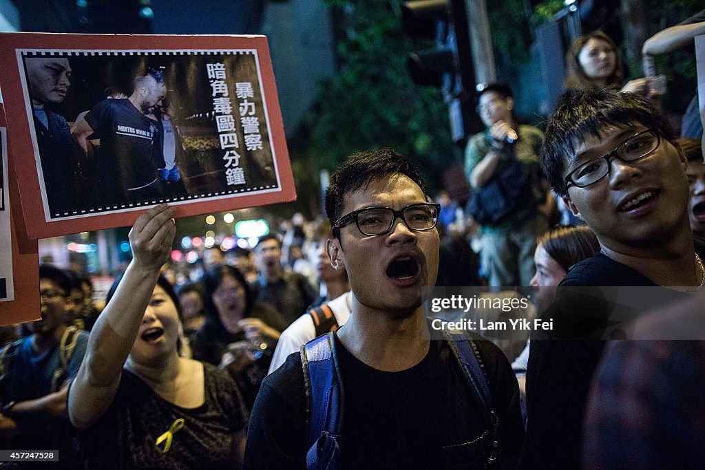 Police Move In To Clear Away Hong Kong Protest Sites