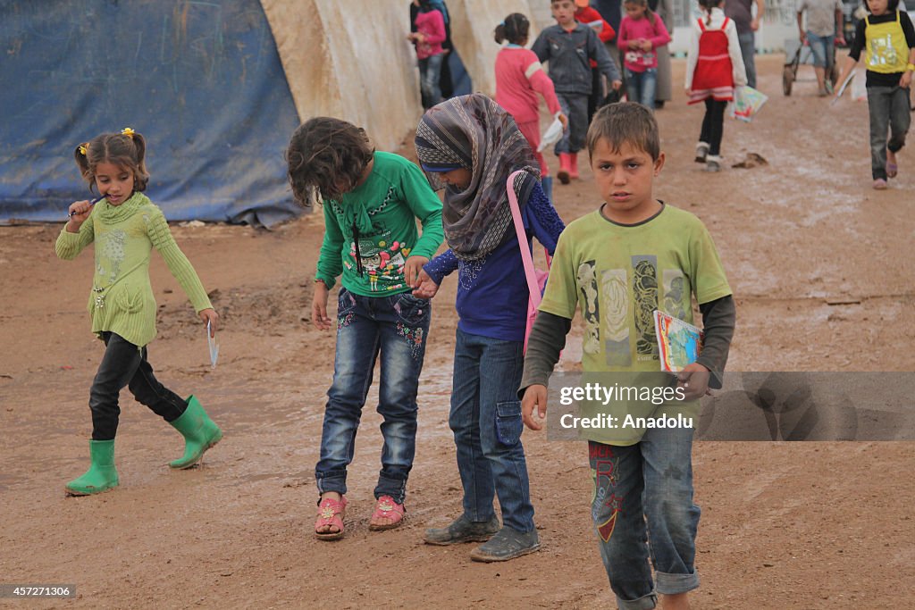 Syrian refugees face hard living conditions in Azaz