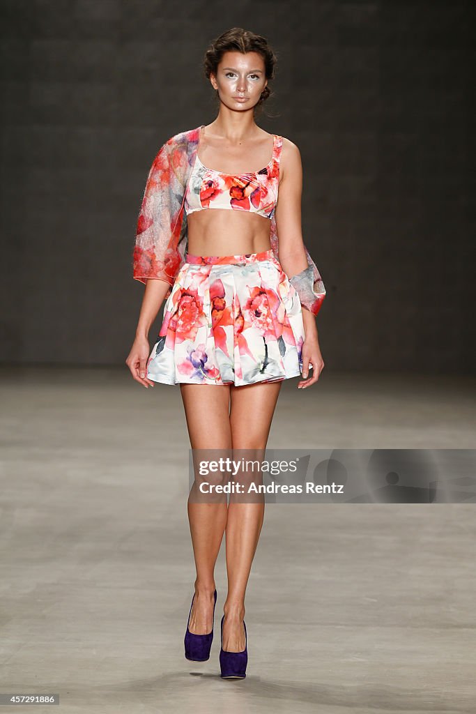 Cigdem Akin: Runway - MBFWI Spring/Summer 2015