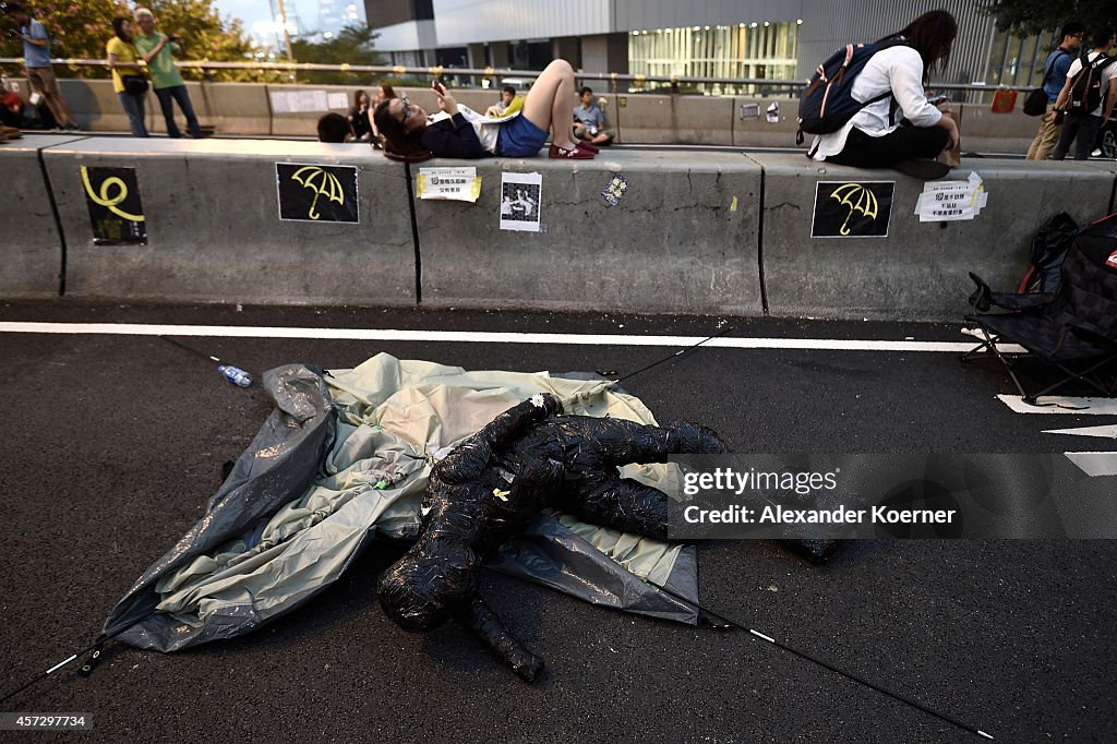 Protestors Continue To Resist As Police Attempt To Clear Protest Sites