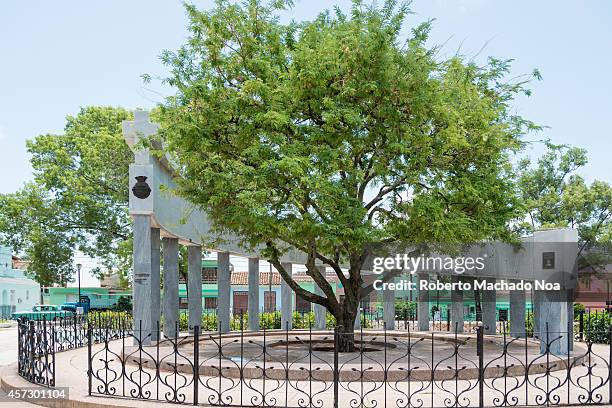 Foundation monument of Santa Clara city in Cuba. Each column represent a founding family. Legend says it was under the shade of a tamarind tree where...