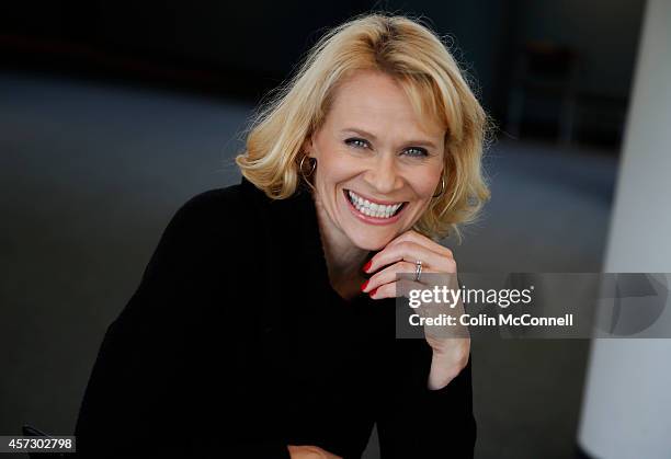 Lisa Roder Actress Lisa Ryder who is the star of Canadian Stage s Helen Lawrence ...