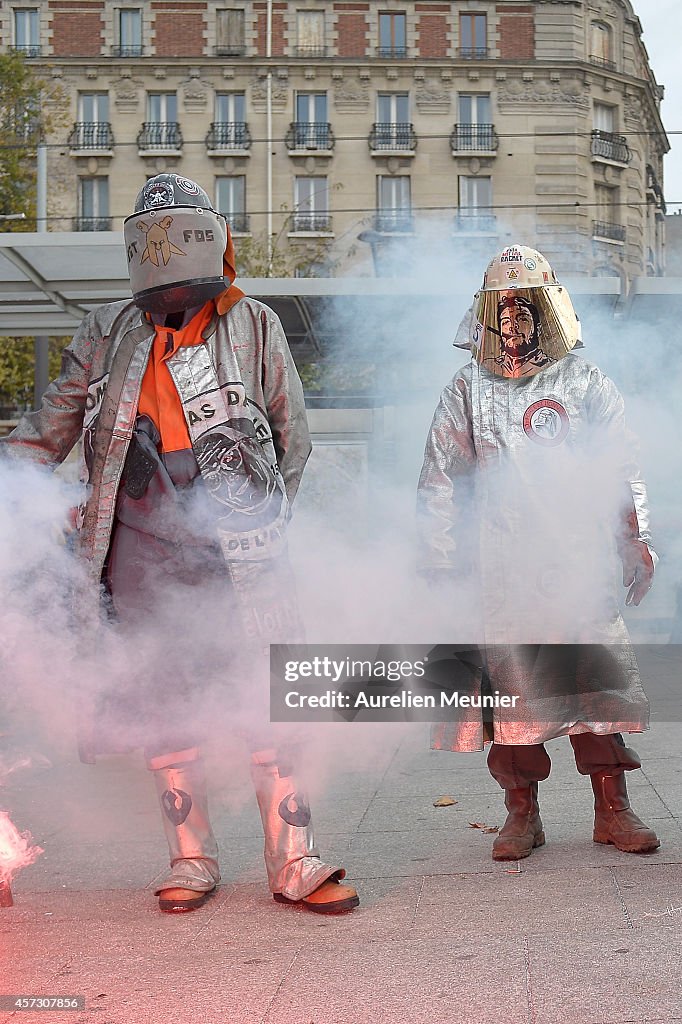 Metallurgists Demonstrate In Front Of Paris Motor Show