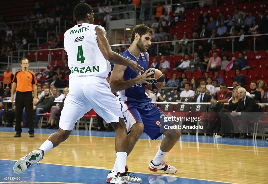 Anadolu Efes Istanbul v Unics Kazan - Turkish Airlines Euroleague