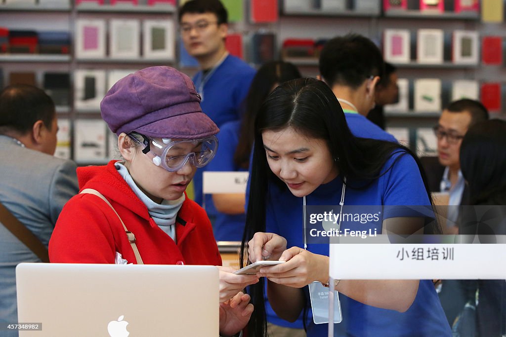 Apple Inc. Launches iPhone 6 And iPhone 6 Plus In China