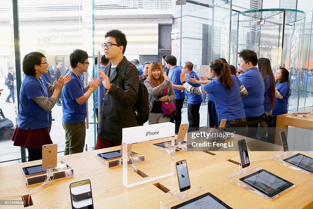 Apple Inc. Launches iPhone 6 And iPhone 6 Plus In China