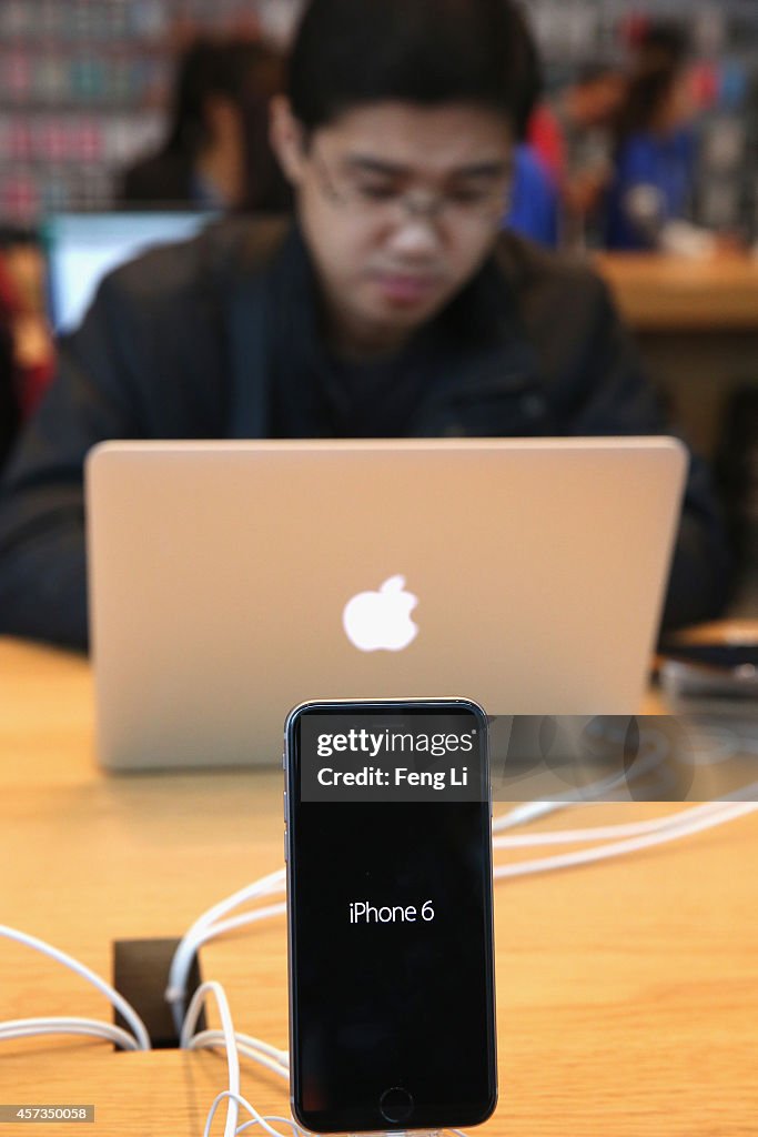 Apple Inc. Launches iPhone 6 And iPhone 6 Plus In China