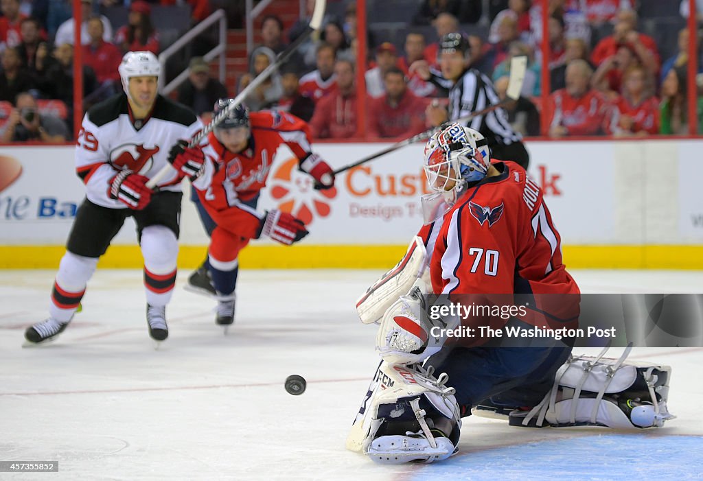 The Washington Capitals plays the New Jersey Devils