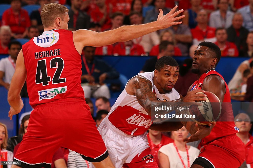 NBL Rd 2 - Perth v Wollongong