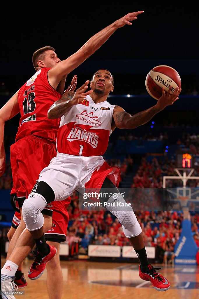 NBL Rd 2 - Perth v Wollongong