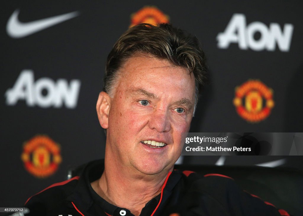 Manchester United Training and Press Conference