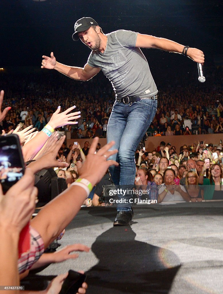 Luke Bryan In Concert - Concord, CA