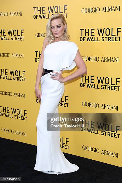 Actress Margot Robbie attends the "The Wolf Of Wall Street" premiere at Ziegfeld Theater on December 17, 2013 in New York City.