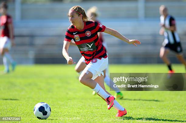 Hannah Beard of the Wanderers controls the ball during the round six W-League match between the Western Sydney Wanderers and the Newcastle Jets at...