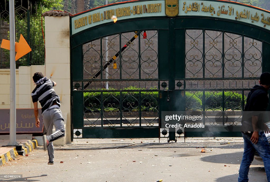 Egyptian students stage anti coup protest in Cairo