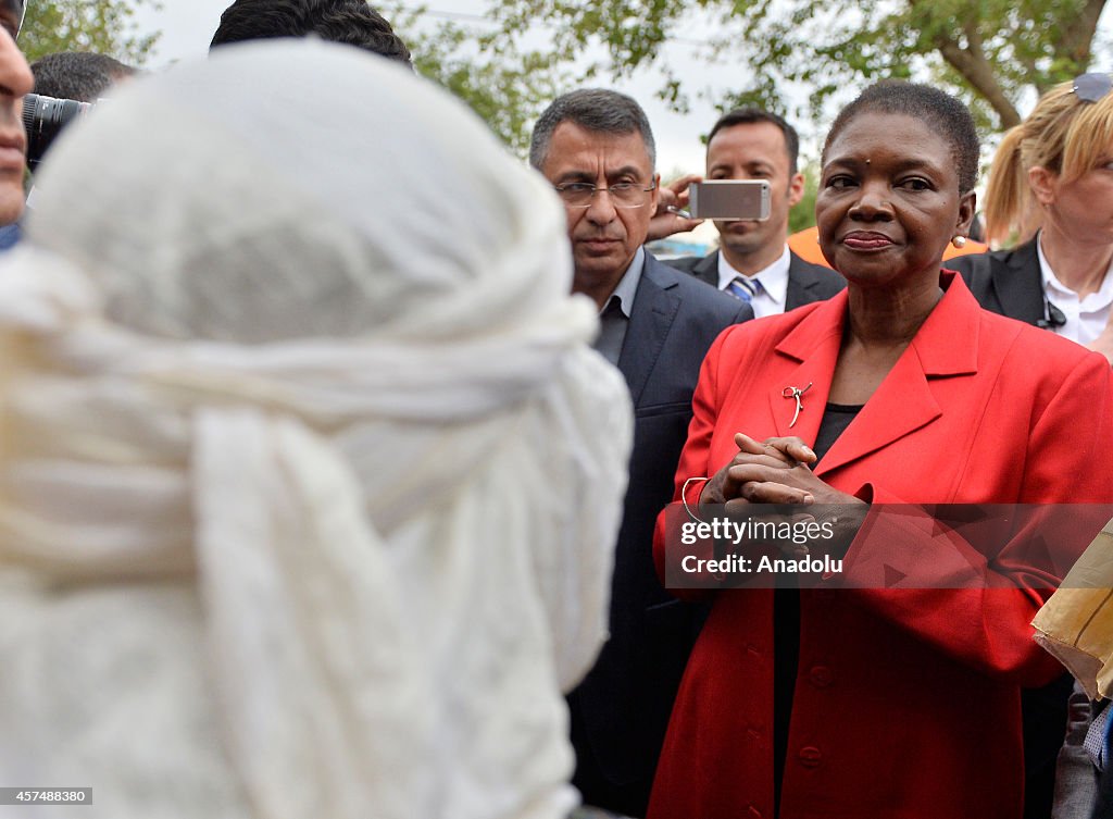 Valerie Amos visits Syrian Kurdish people in Suruc district