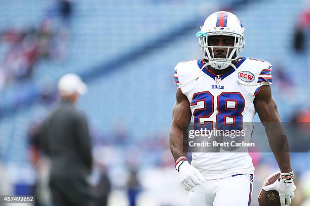 Spiller of the Buffalo Bills warms up before the first half against the Minnesota Vikings at Ralph Wilson Stadium on October 19, 2014 in Orchard...
