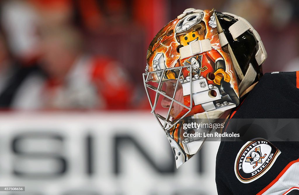 Anaheim Ducks v Philadelphia Flyers