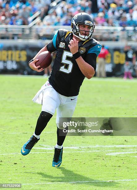 Blake Bortles of the Jacksonville Jaguars scrambles against the Cleveland Browns at EverBank Field on October 19, 2014 in Jacksonville, Florida.