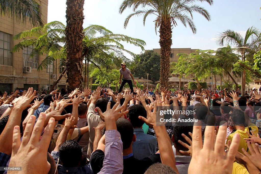 Egyptian students stage anti coup protest in Cairo