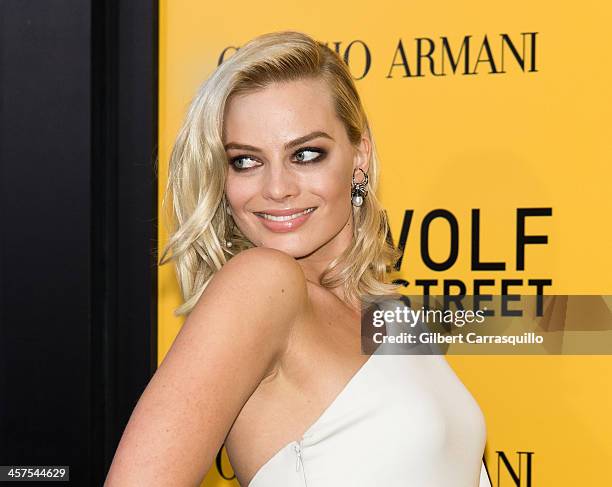 Actress Margot Robbie attends the "The Wolf Of Wall Street" premiere at Ziegfeld Theater on December 17, 2013 in New York City.