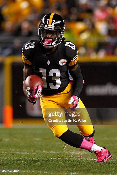 Dri Archer of the Pittsburgh Steelers rushes during the game against the Houston Texans on October 20, 2014 at Heinz Field in Pittsburgh,...