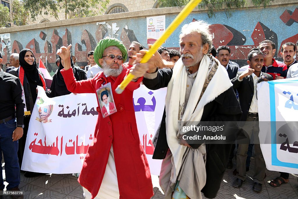 Protests against armed militia in Yemen