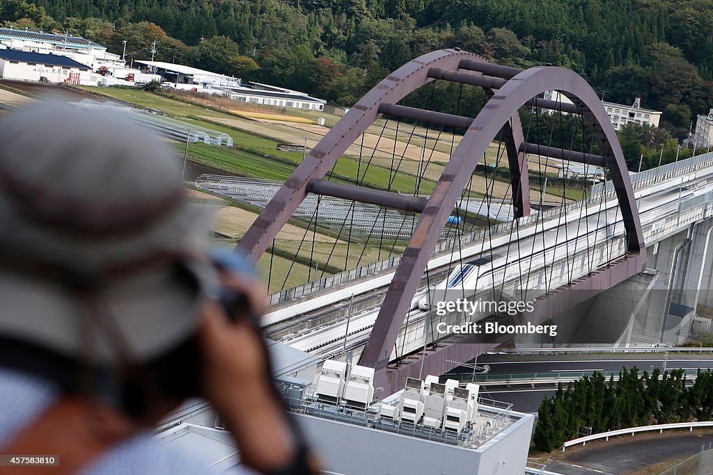 U.S. Party Including Northeast Maglev CEO Wayne Rogers Visits Yamanashi Maglev Test Track