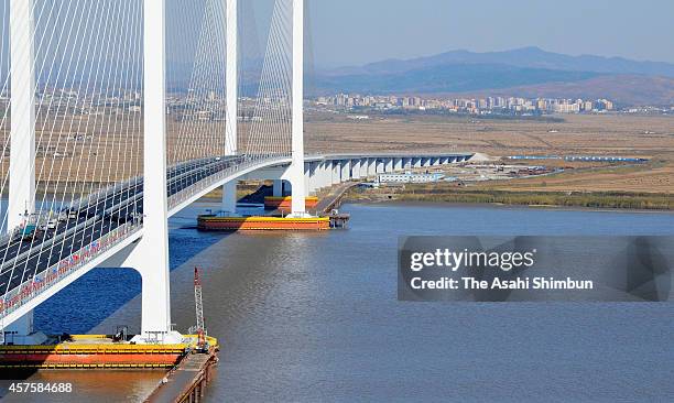 Yalu Riber New Yalu River Bridge Photos and Premium High Res Pictures - Getty Images
